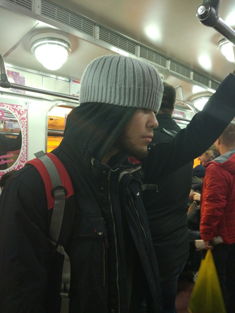 Мода от народа или 20 убойных пассажиров российского метро мода петербургского метро, мода метро, модники в транспорте, странные пассажиры метро