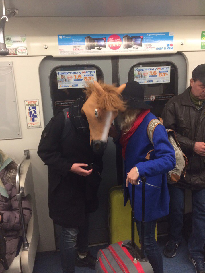 Мода от народа или 20 убойных пассажиров российского метро мода петербургского метро, мода метро, модники в транспорте, странные пассажиры метро