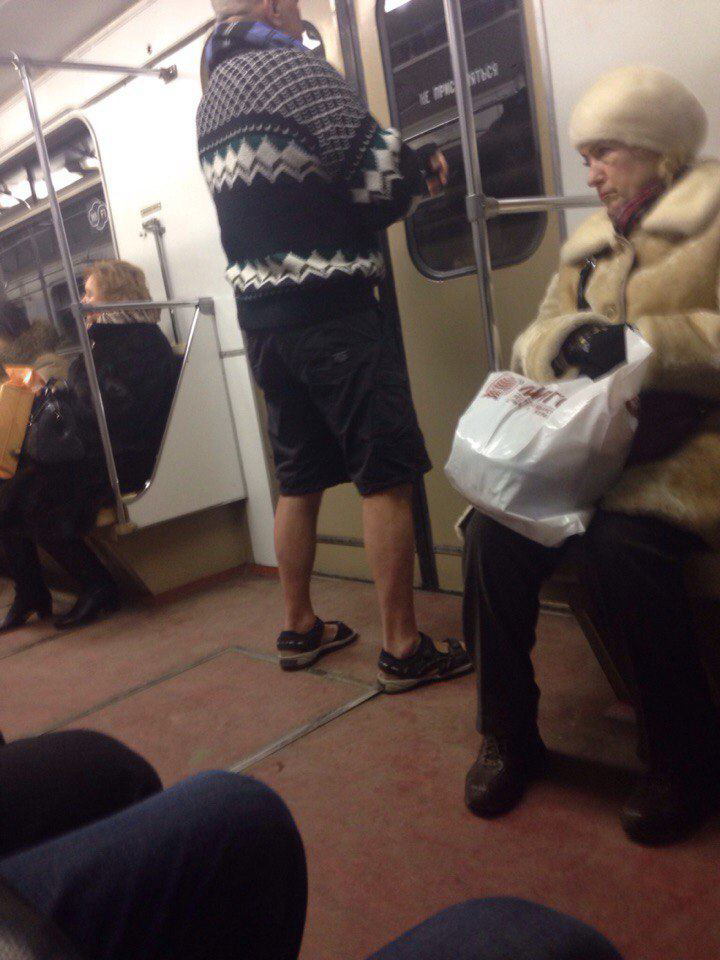 мода петербургского метро, мода метро, модники в транспорте, странные пассажиры метро 