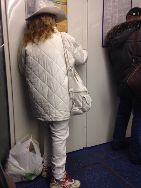 мода петербургского метро, мода метро, модники в транспорте, странные пассажиры метро 