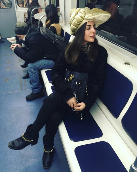 мода петербургского метро, мода метро, модники в транспорте, странные пассажиры метро 