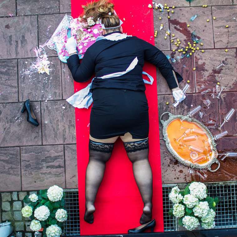 попой кверху, упавшие люди, люди упали, IN EXTREMIS, Сандро Джордано, Sandro Giordano