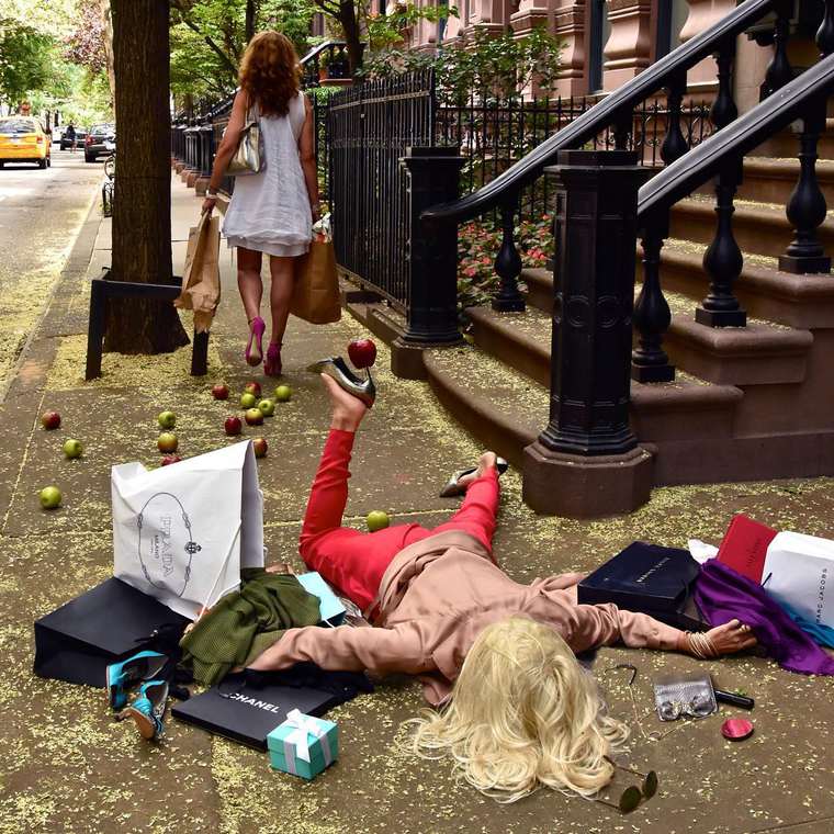 попой кверху, упавшие люди, люди упали, IN EXTREMIS, Сандро Джордано, Sandro Giordano