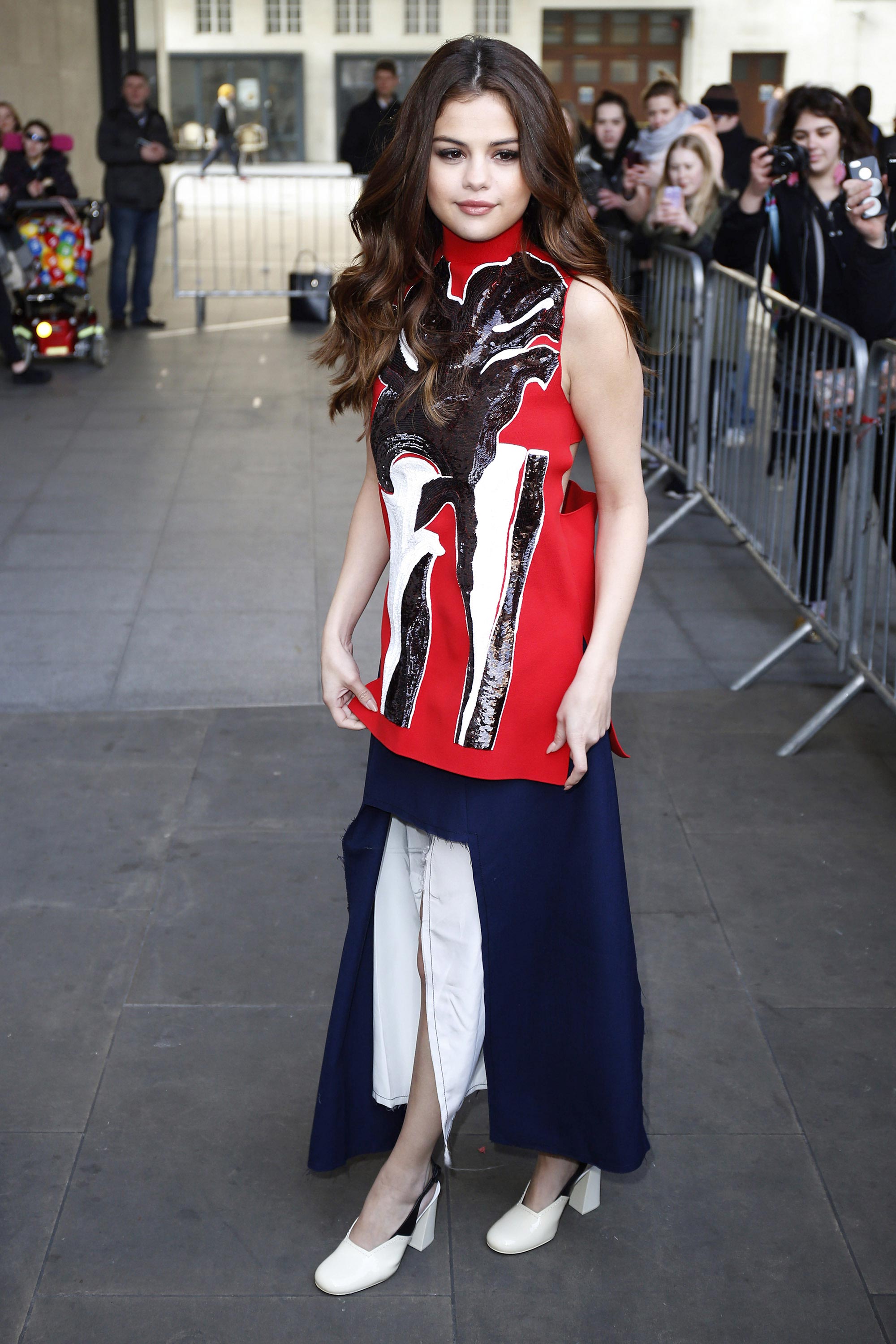 Самые нелепые и безвкусные наряды знаменитостей за первую половину апреля нелепые наряды звёзд, безвкусные наряды знаменитостей