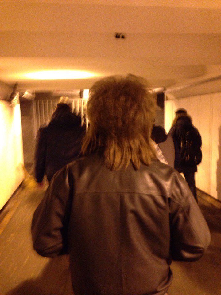 19 странных модников, которых можно встретить в российском метро мода петербургского метро, мода метро, модники в транспорте, странные пассажиры метро