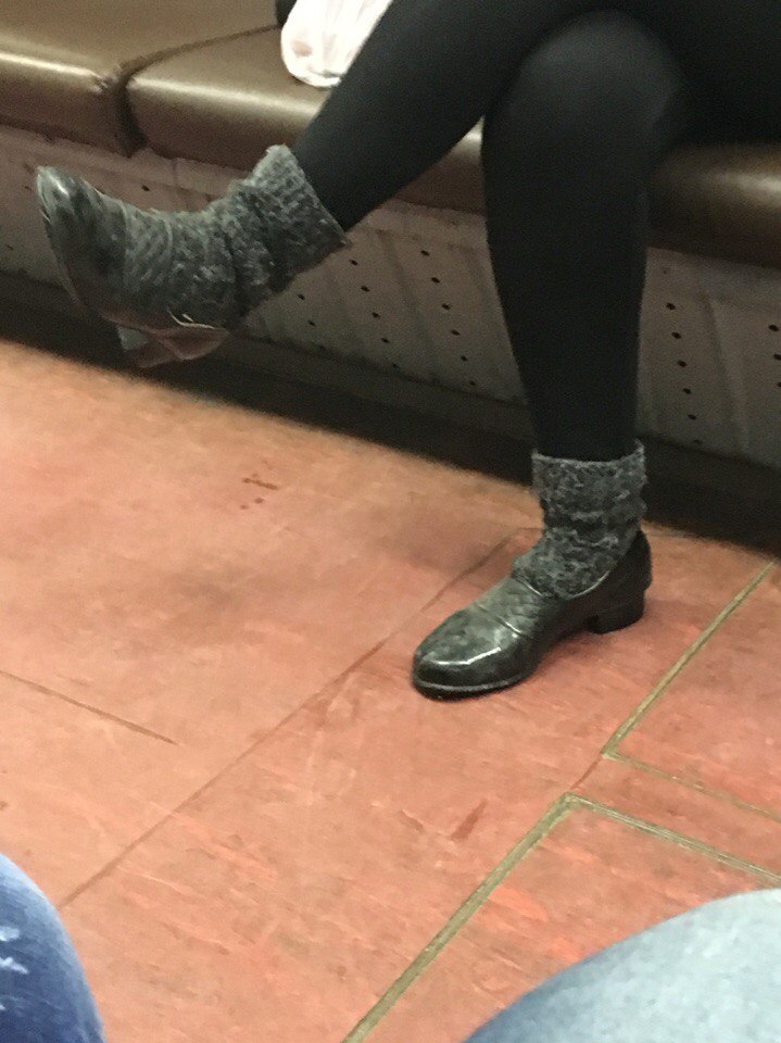 19 странных модников, которых можно встретить в российском метро мода петербургского метро, мода метро, модники в транспорте, странные пассажиры метро