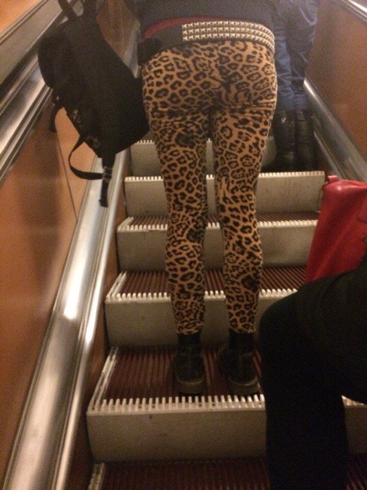 19 странных модников, которых можно встретить в российском метро мода петербургского метро, мода метро, модники в транспорте, странные пассажиры метро