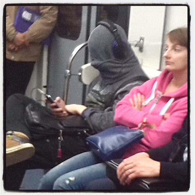 19 странных модников, которых можно встретить в российском метро мода петербургского метро, мода метро, модники в транспорте, странные пассажиры метро