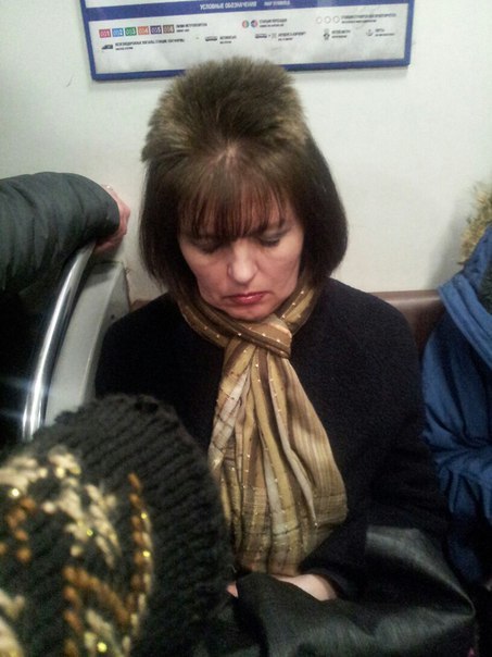 19 странных модников, которых можно встретить в российском метро мода петербургского метро, мода метро, модники в транспорте, странные пассажиры метро