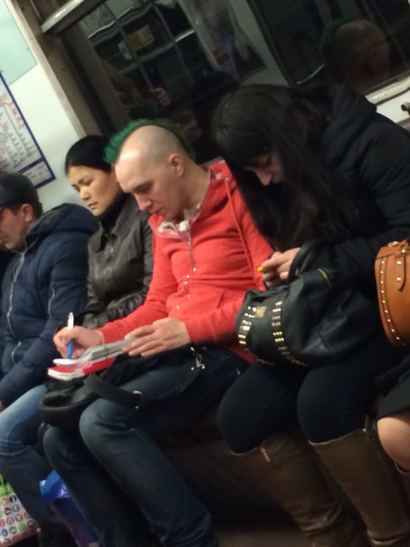 мода петербургского метро, мода метро, модники в транспорте, странные пассажиры метро 