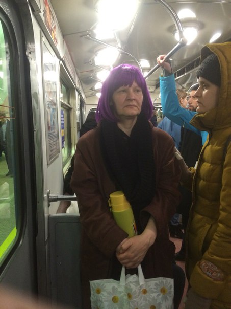 мода петербургского метро, мода метро, модники в транспорте, странные пассажиры метро 