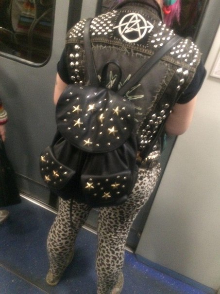 мода петербургского метро, мода метро, модники в транспорте, странные пассажиры метро 