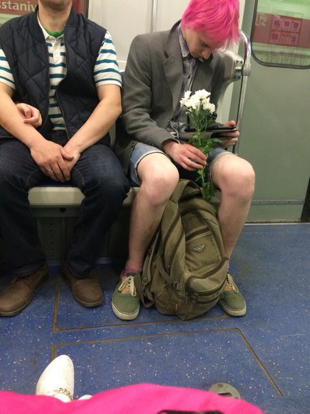 мода петербургского метро, мода метро, модники в транспорте, странные пассажиры метро 