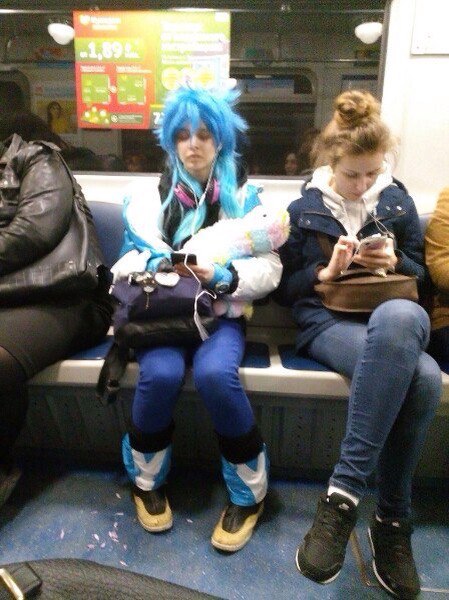 мода петербургского метро, мода метро, модники в транспорте, странные пассажиры метро 