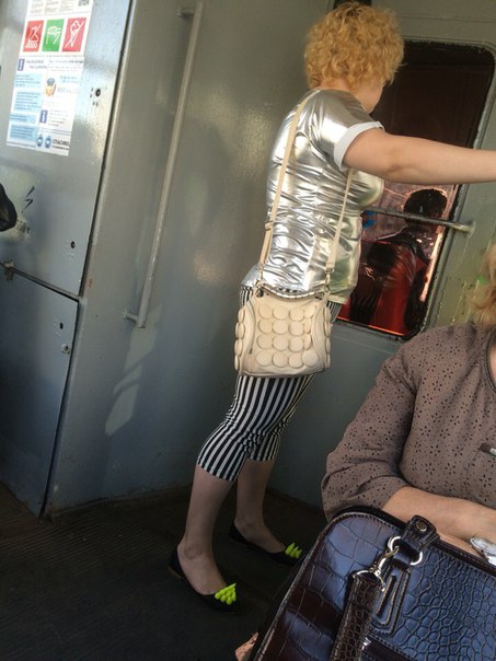 мода петербургского метро, мода метро, модники в транспорте, странные пассажиры метро 