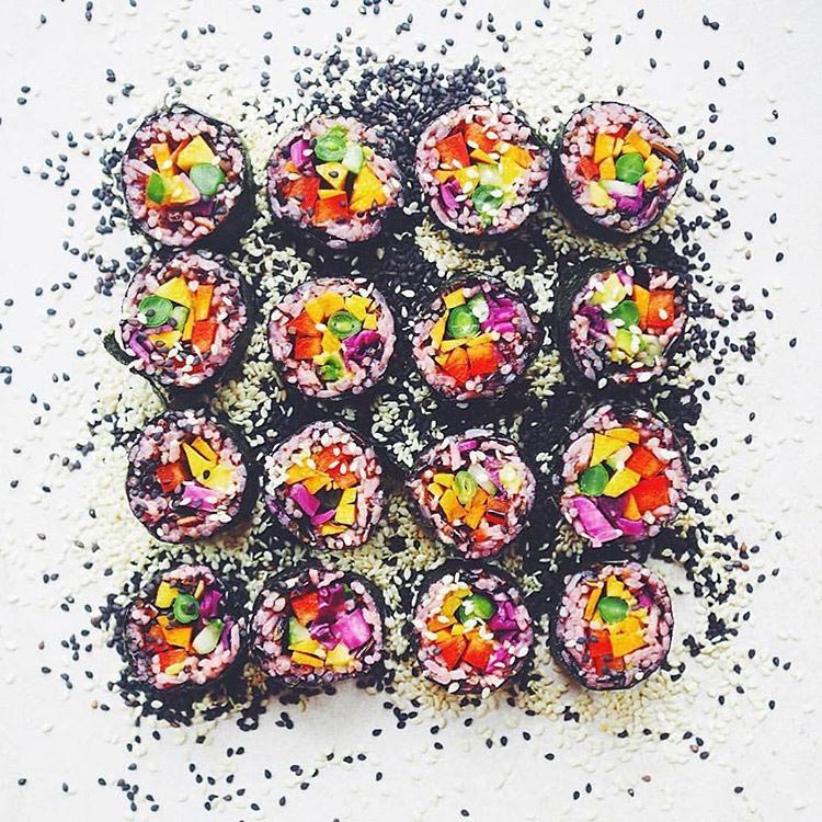 радужные роллы, цветные роллы, тренд в приготовлении роллов