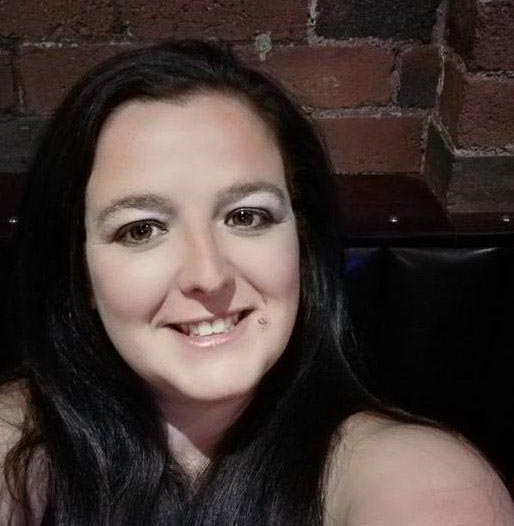 набрал номер нацарапанный на двери туалета, Марк Эллис, Mark Ellis, набрал номер написанный в туалете