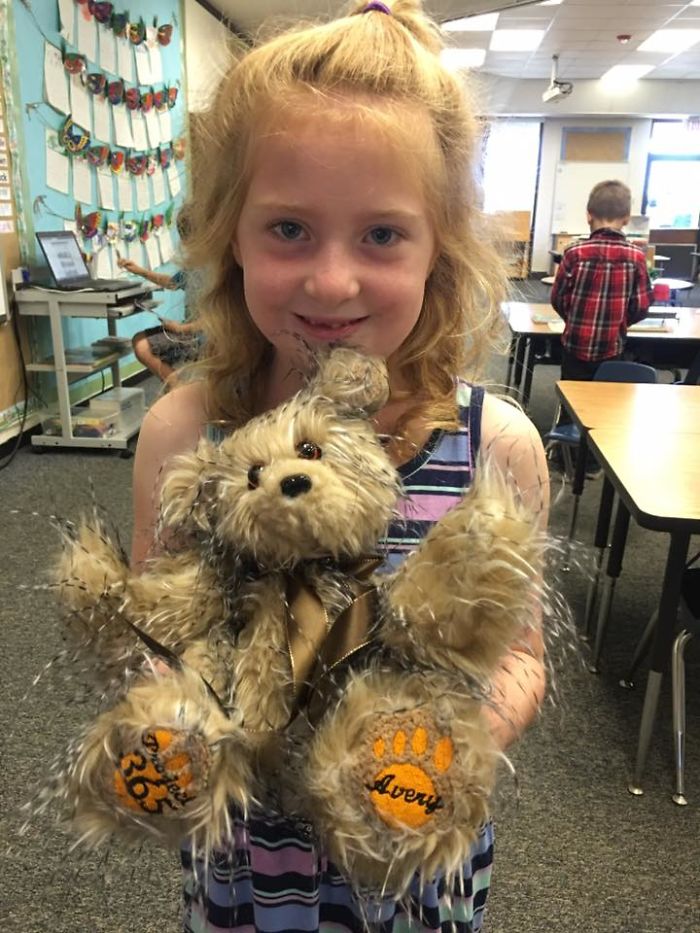 12-летний мальчик научился шить, чтобы сделать более 800 игрушек для больных детей 12-летний мальчик шьёт для больных детей, мальчик шьёт игрушки детям, Кэмпбелл Римесс