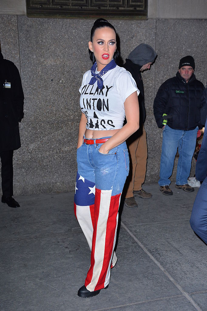 Самые нелепые и безвкусные наряды знаменитостей за вторую половину февраля нелепые наряды звёзд, безвкусные наряды знаменитостей