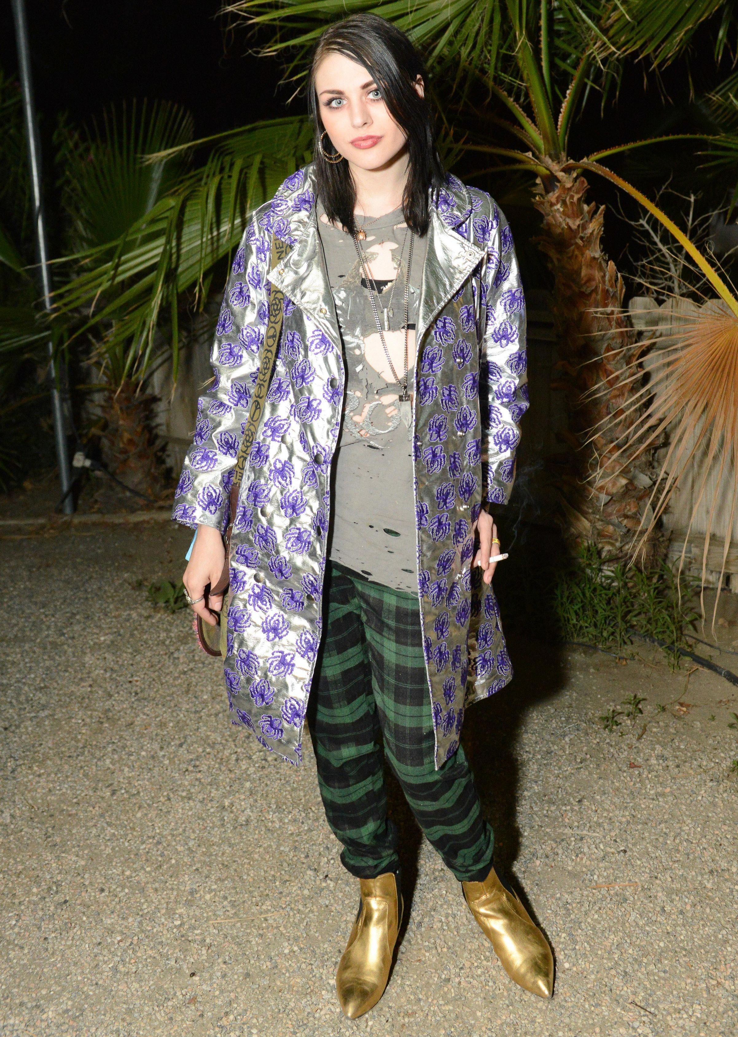 нелепые наряды звёзд, безвкусные наряды знаменитостей