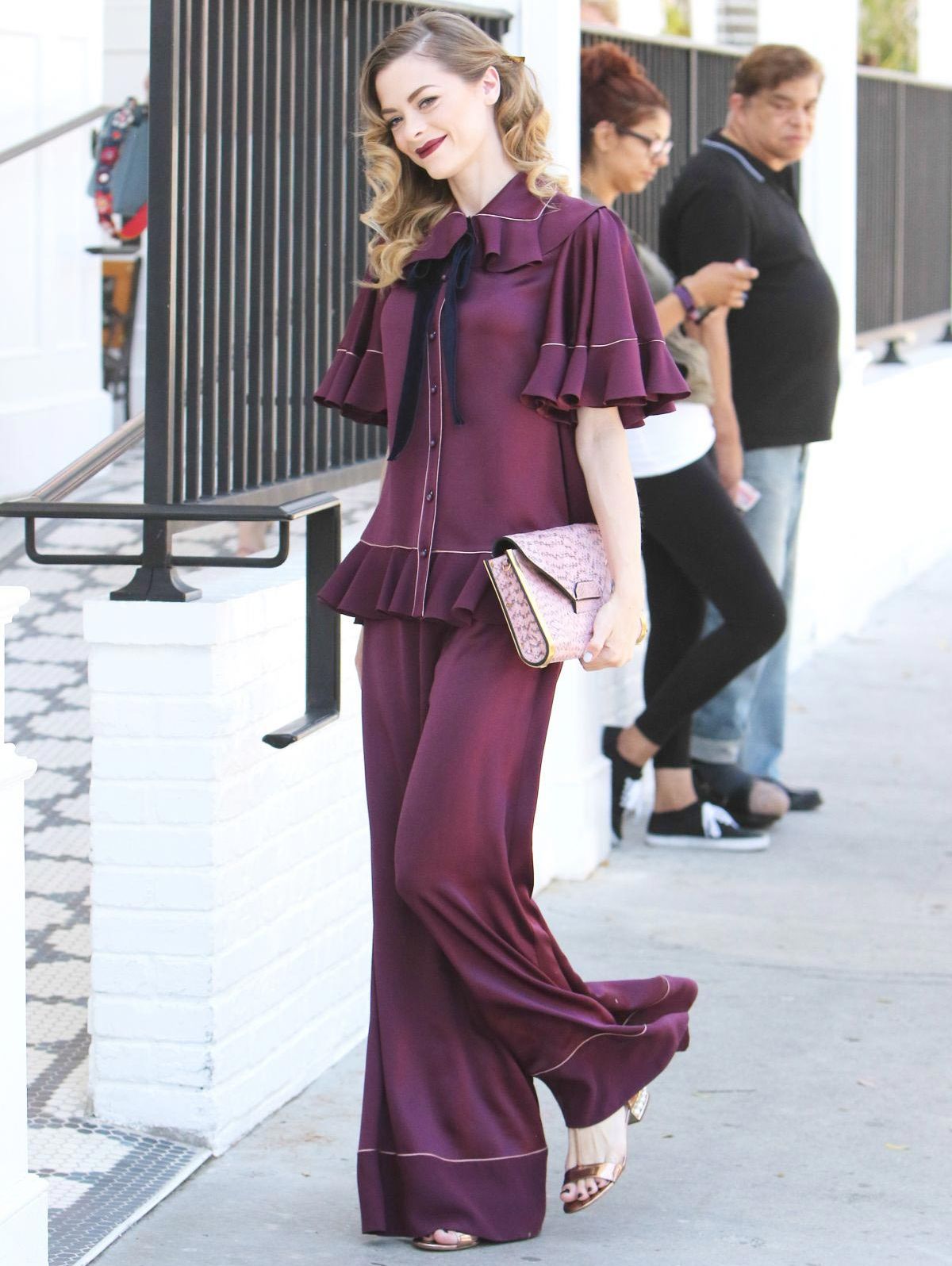 нелепые наряды звёзд, безвкусные наряды знаменитостей