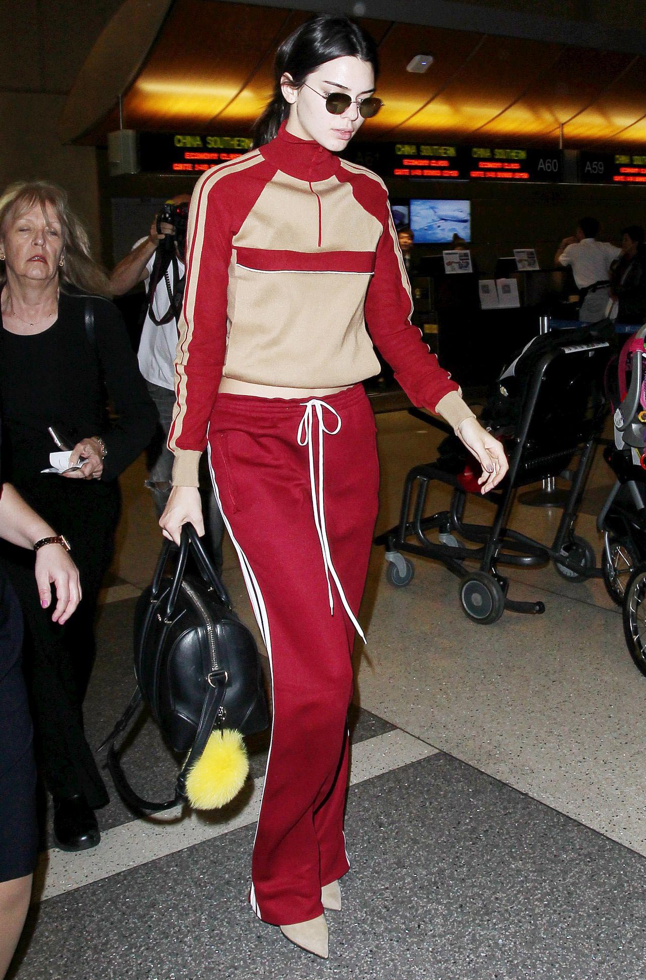 нелепые наряды звёзд, безвкусные наряды знаменитостей