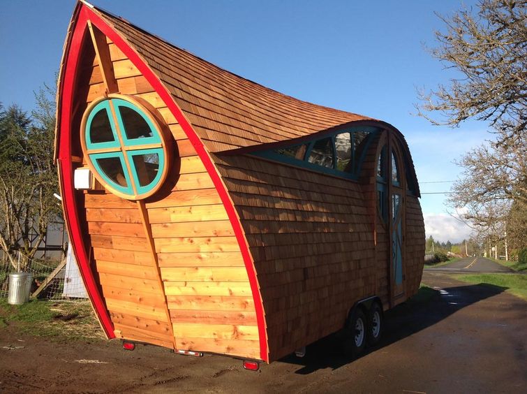 внутри дома на колесах, дом на колесах в стиле фэнтези, интерьер дома на колесах