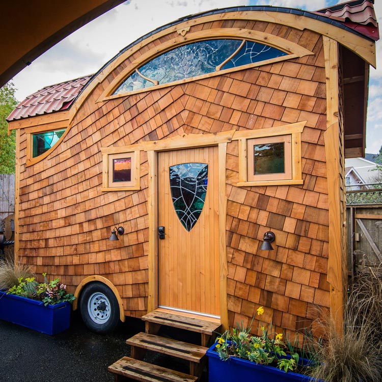 внутри дома на колесах, дом на колесах в стиле фэнтези, интерьер дома на колесах