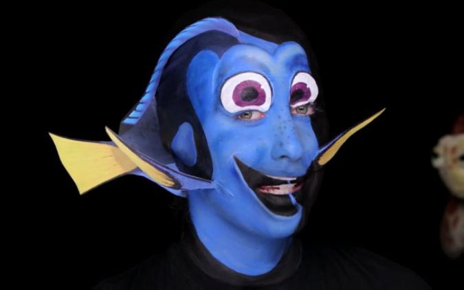 девушка превратилась в Дори, макияж Дори, в поисках Дори, перевоплощение в Дори