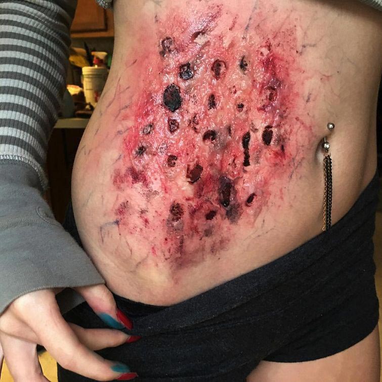 Тиффани Бейз, Tiffany Baze, пугающий грим, девушка создает страшный грим