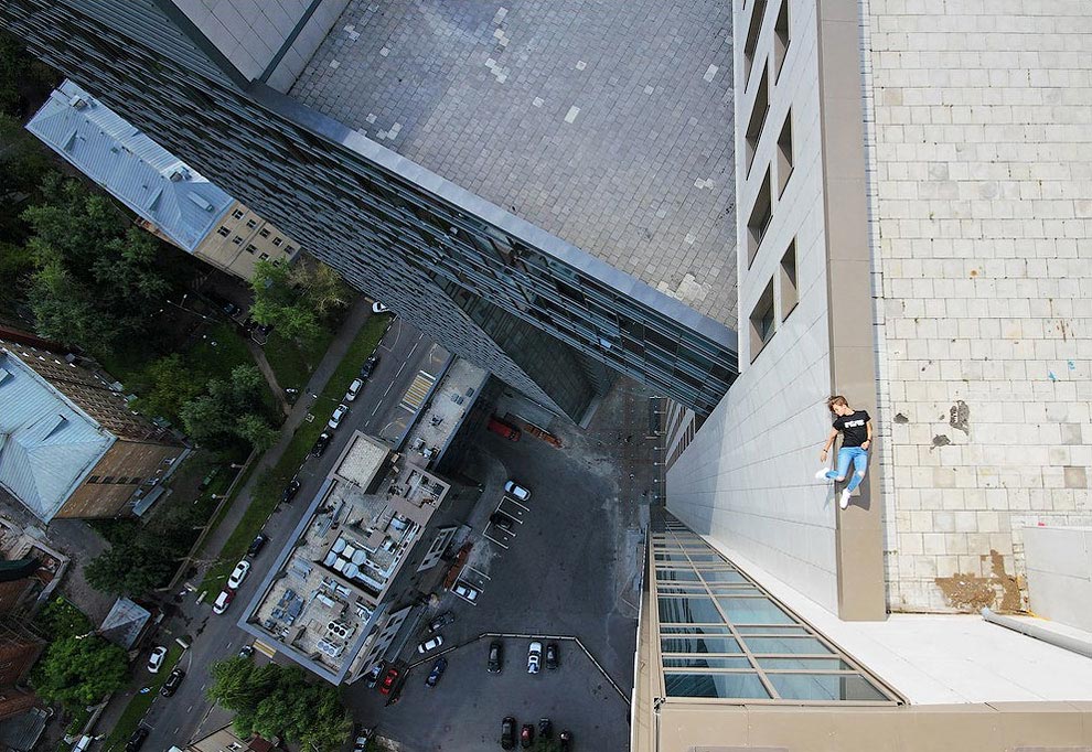 Ангелина Николау — русская девушка, делающая очень рискованные снимки по всему миру Ангелина Николау, Angela Nikolau, московские руферы, русская девушка делает рискованные снимки