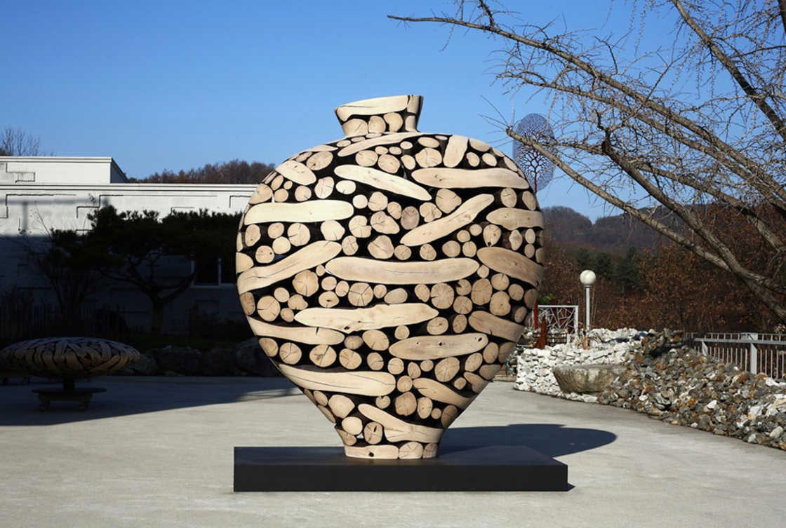 Ли Чжэ-Хайо, Lee Jae-Hyo, скульптуры их брёвен, удовлетворяющие деревянные скульптуры