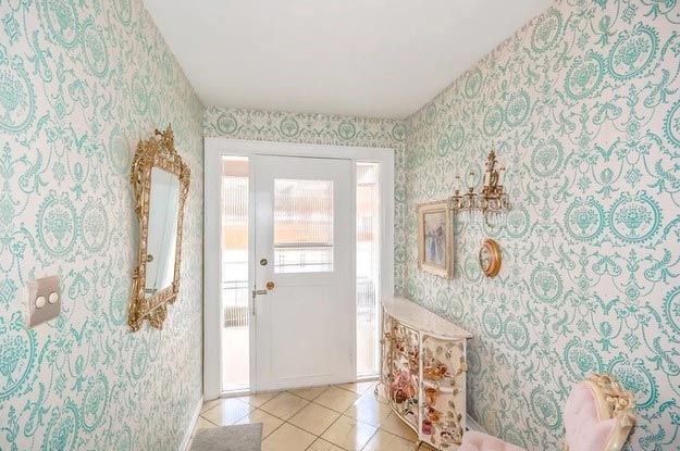 необычный интерьер домов, обычные дома снаружи, обычные дома необычный интерьер