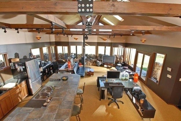 необычный интерьер домов, обычные дома снаружи, обычные дома необычный интерьер