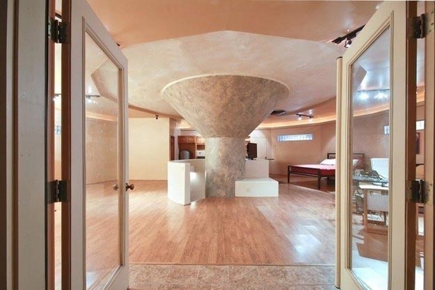 необычный интерьер домов, обычные дома снаружи, обычные дома необычный интерьер