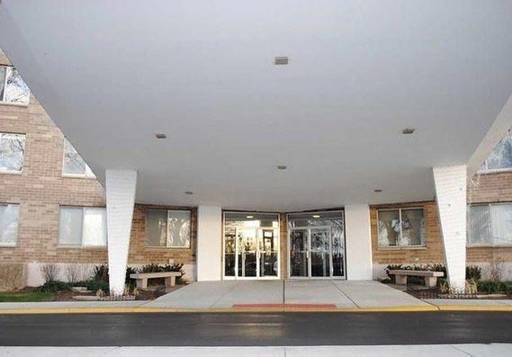 необычный интерьер домов, обычные дома снаружи, обычные дома необычный интерьер