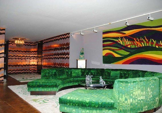 необычный интерьер домов, обычные дома снаружи, обычные дома необычный интерьер