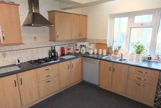 необычный интерьер домов, обычные дома снаружи, обычные дома необычный интерьер