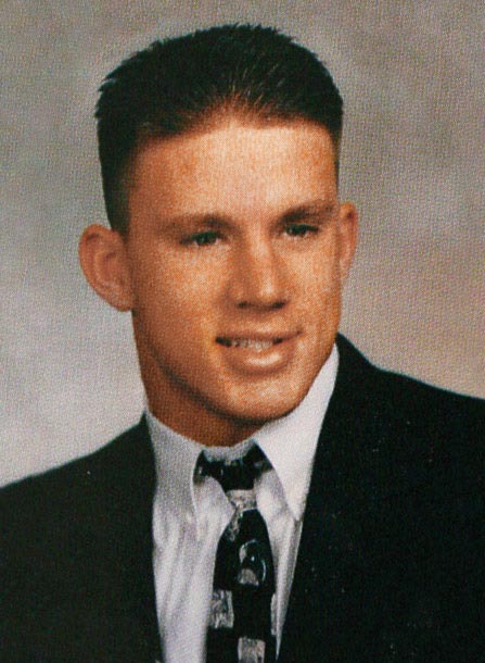 Школьные фотографии голливудских знаменитостей или фото звёзд из ежегодников Школьные фотографии голливудских знаменитостей, Школьные фотографии звёзд Голливуда, фотографии их ежегодников голливудских знаменитостей