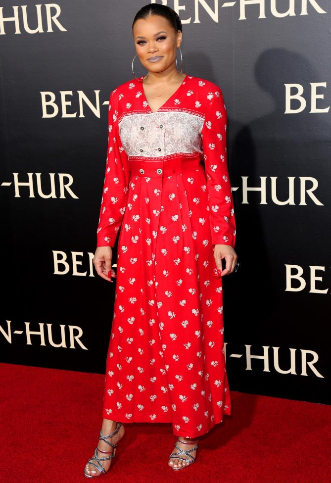 нелепые наряды звёзд, самые безвкусные наряды знаменитостей