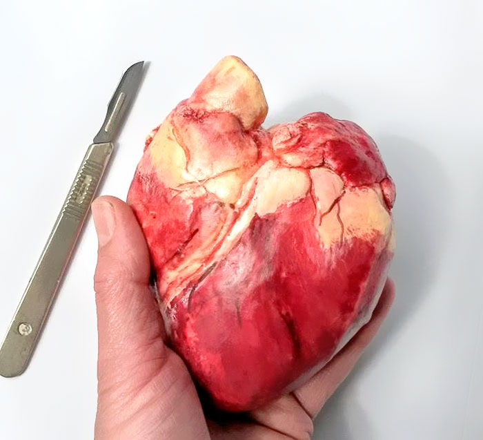 реалистичные торты, сердце из шоколада, Сара Харди, Sarah Hardy