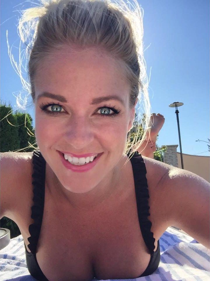 пузо в сидячем положении, складки есть у всех, живот когда садишься