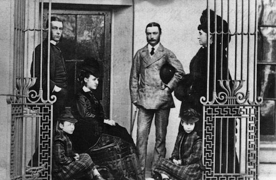 Почему на женских штанах и джинсах нет функциональных карманов почему нет карманов на женских штанах, почему нет карманов на женских джинсах