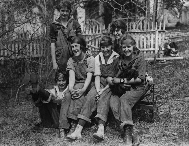 Почему на женских штанах и джинсах нет функциональных карманов почему нет карманов на женских штанах, почему нет карманов на женских джинсах