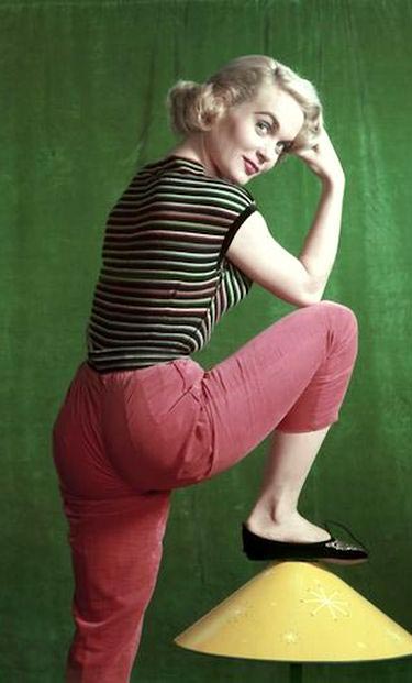 Почему на женских штанах и джинсах нет функциональных карманов почему нет карманов на женских штанах, почему нет карманов на женских джинсах