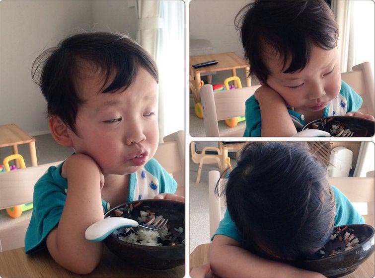 дети спят в смешных позах, дети заснули в неожиданных местах