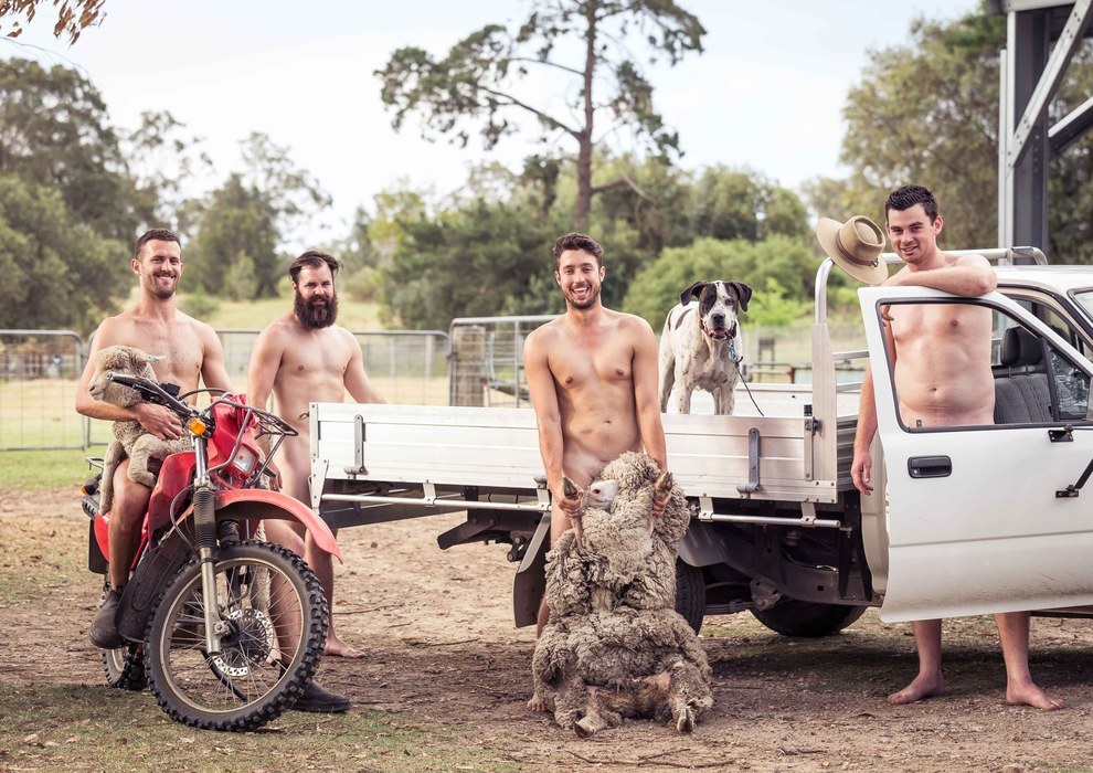 студенты снялисьголыми, студенты снялись голыми для календаря, студенты снялись голыми для благотворительности