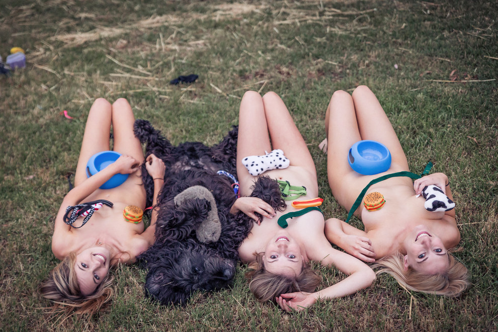 студенты снялисьголыми, студенты снялись голыми для календаря, студенты снялись голыми для благотворительности