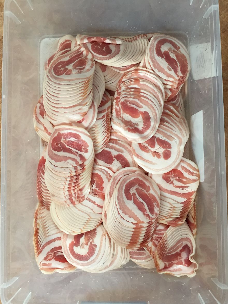 Лампы и вазы из выброшенного мяса, Исаак Монте