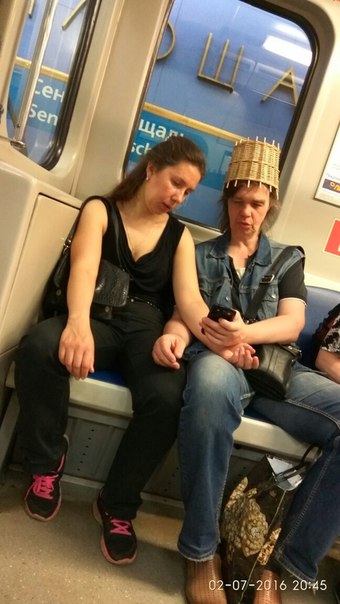 мода петербургского метро, мода метро, модники в транспорте, странные пассажиры метро 
